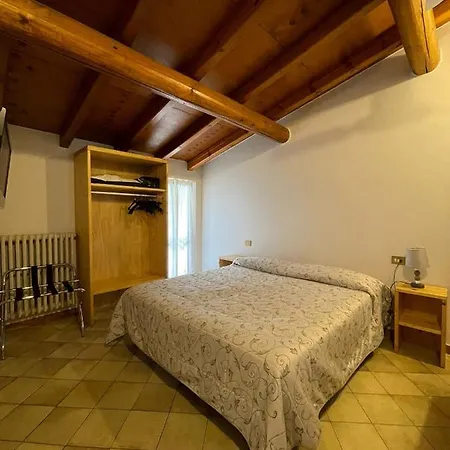 Michelina לינה וארוחת בוקר Castiglione dʼIntelvi